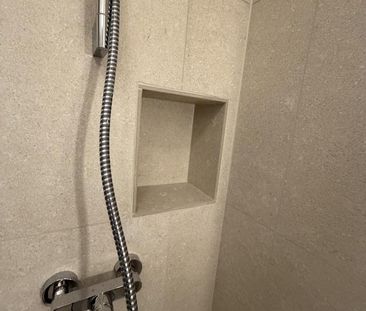 Erstbezug: Vollsaniertes Apartment mit Küche, Einbauschrank, Balkon... - Photo 1