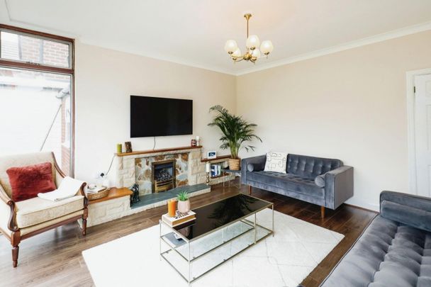 4 bedroom House To Let - Photo 1