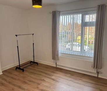 40 Scrabo Road, Newtownards, BT23 4NR - Photo 2