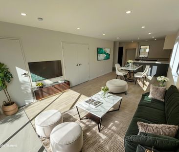 Modern & Sleek Living - Photo 1