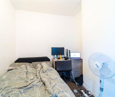 4 bedroom terraced house to rent - Photo 3