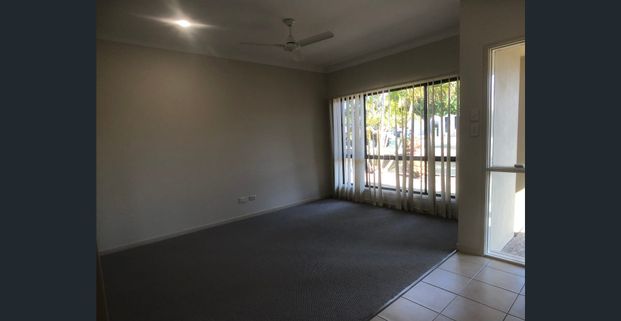 WELL PRESENTED 4 BEDROOM FAMILY HOME - AIR CONDITIONED - LOOKS GOOD THROUGHOUT - SUIT A FAMILY AS HAS PLENTY OF ROOM - - Photo 1