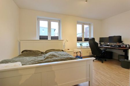 Gut geschnittene 2-Zimmer-Wohnung mit Balkon & Tiefgarage in Norderstedt-Garstedt - Photo 3