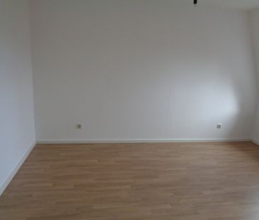 IDEAL - ***Dachgeschosswohnung mit Außenstellplatz*** - Photo 4