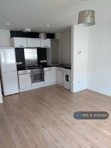 2 bedroom terraced house to rent - Photo 4