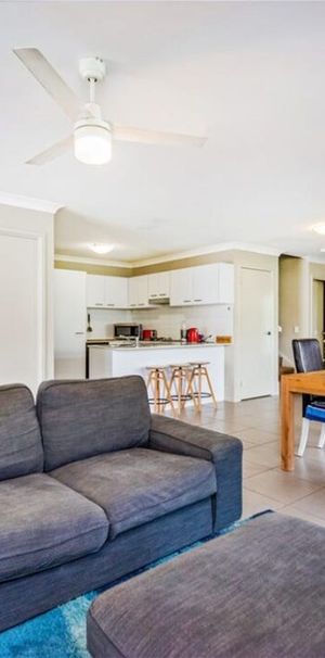 "Spacious and Modern Townhouse for Rent in Ormeau - Your Perfect Home Awaits!" - Photo 1