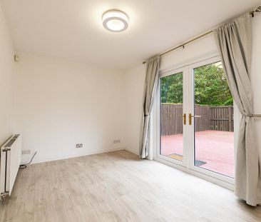 4 bedroom detached house to rent - Photo 2