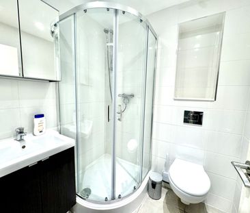 Fitzjohns Ave, Hampstead, London, NW3 - Photo 2