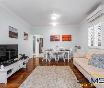 Immaculate Air-Conditioned Home with Spacious Living, Private Deck ... - Photo 2