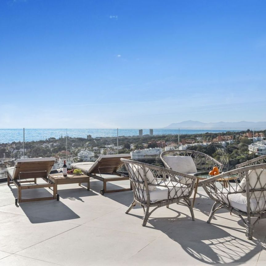 Alquiler de ático en Calle La Romana, 12 - Photo 1