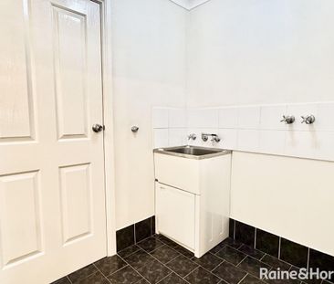 Perfect Two Bedroom Townhouse!! - Photo 6