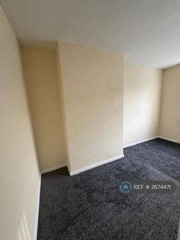 4 bedroom terraced house to rent - Photo 4