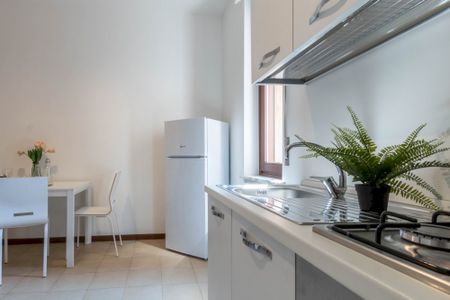 Wonderful single room in Via Luciano Zuccoli -Maggiolina - Martesana - Photo 3