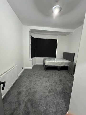 2 bedroom ground floor flat to rent - Photo 5