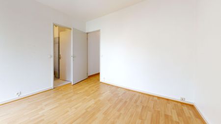 À louer : Charmant appartement 2 pièces à Mulhouse avec balcon et garage fermé en sous sol ! - Photo 3