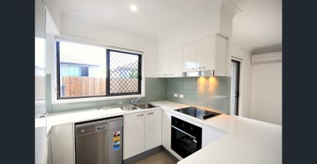 Three Bedroom Townhouse in Richlands - Photo 4