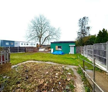 Bushey Grove Road, Bushey, WD23 - Photo 2