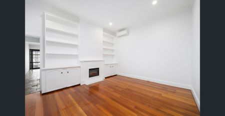 RENOVATED FAMILY HOUSE - Photo 2