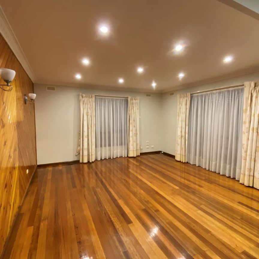 Spacious Living, Double Storey 4 Bedroom Home In A Prime Location!!!! - Photo 1