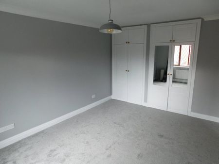 5 bedroom detached house to rent - Photo 4