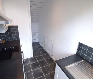 3 bedroom terraced house to rent - Photo 6