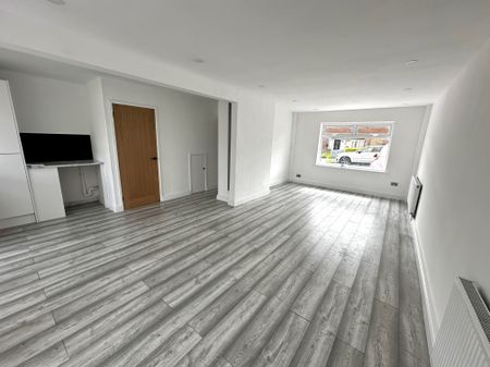 Atherton Drive, Wirral - Photo 2