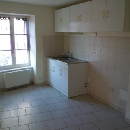 Location Appartement 4 pièces 92m² MACON 71000 - Photo 3