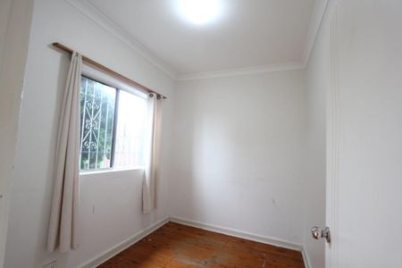 Spacious Family Home - Photo 5