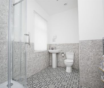 1 bed house share to rent in Hollingreave Road, Burnley, BB11 - Photo 6