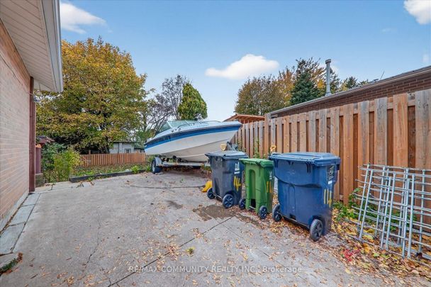 For Lease - 14 Pineslope Crescent Unit# Lower, Toronto, Ontario - Photo 1