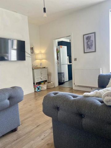3 bedroom terraced house to rent - Photo 2