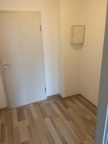 Charmante 1-Zimmer-Wohnung, Einbauküche, Balkon, Tiefgaragenplatz - Foto 3