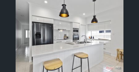 Family Home in Burdell! - Photo 2