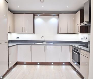 2 bedroom Flat in Kestrel Court, Maidenhead - Photo 5