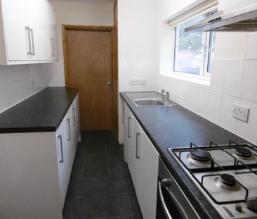 3 bedroom terraced house to rent - Photo 6