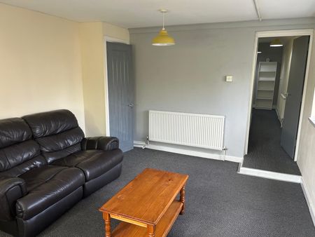 £850 PCM, Newly Refurbished, Furnished One Bedroom First Floor Flat in Partridge Road, Roath, Cardiff, CF24 3QW - Photo 2