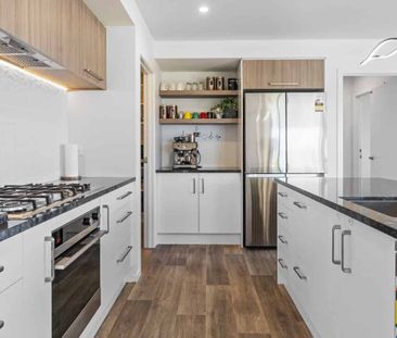 Stylish Four-Bedroom Living in Wharewaka - Photo 1