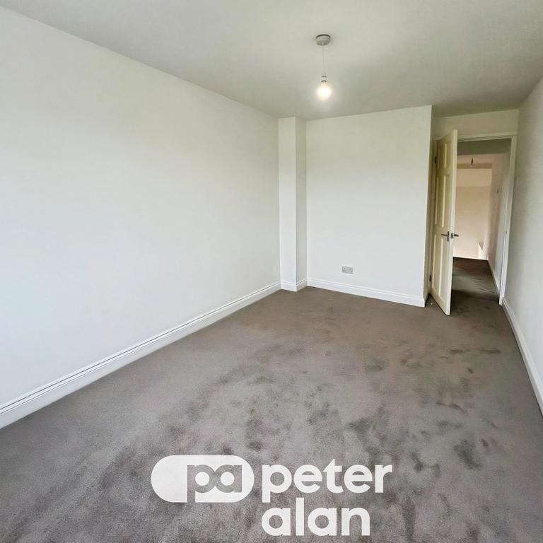 3 bedroom end of terrace house to rent - Photo 1