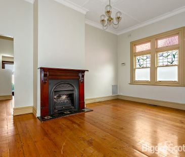 SPACIOUS BEDROOMS SUNNY FRONT AND BACKYARD - Photo 4