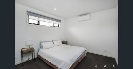 Modern, Low-Maintenance Living in a Prime West Footscray Location - Photo 5