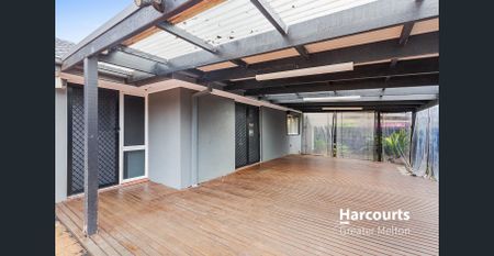 Fully renovated 3 bedroom, 2 Bathroom Home in Hoppers Crossing! - Photo 3