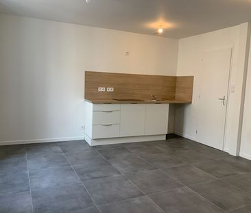 Location Appartement 3 pièces 46m² - Photo 2