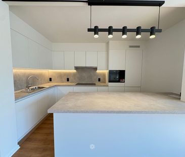 Appartement te huur in Sint-Amandsberg voor € 1.180 met 1 slaapkamer - foto 2