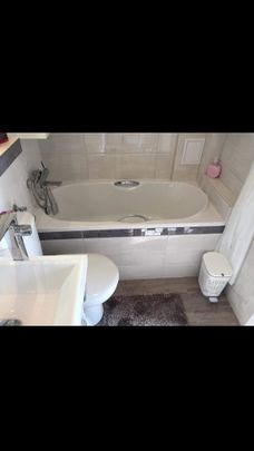 Duża, ładna kawalerka z balkonem - Photo 1