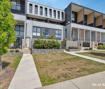 One bedroom + study townhouse - Flexible available date! - Photo 1