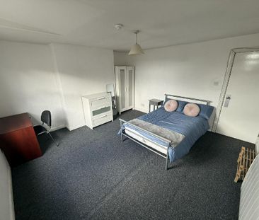 4 bedroom house to rent - Photo 2