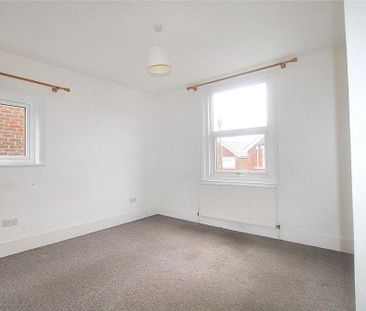 3 bedroom semi-detached house to rent - Photo 6