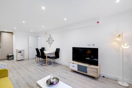 2 bedroom apartment to rent - Photo 3