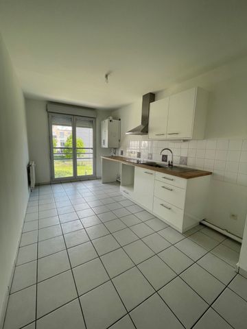 Location appartement T5 95.10m² à Saint-dizier (52100) Loyer CC * : 745.64 € Réf : ER.19916 - Photo 4