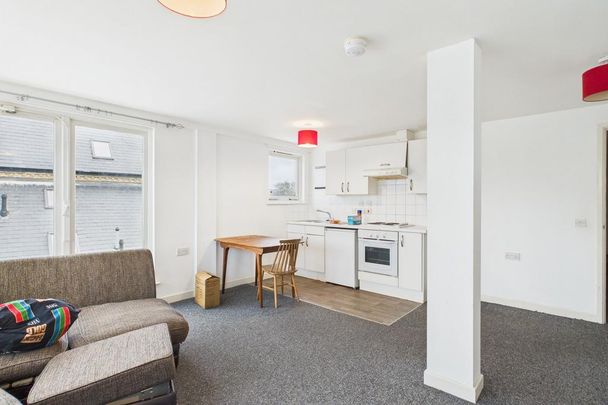 2 bedroom flat to rent - Photo 1